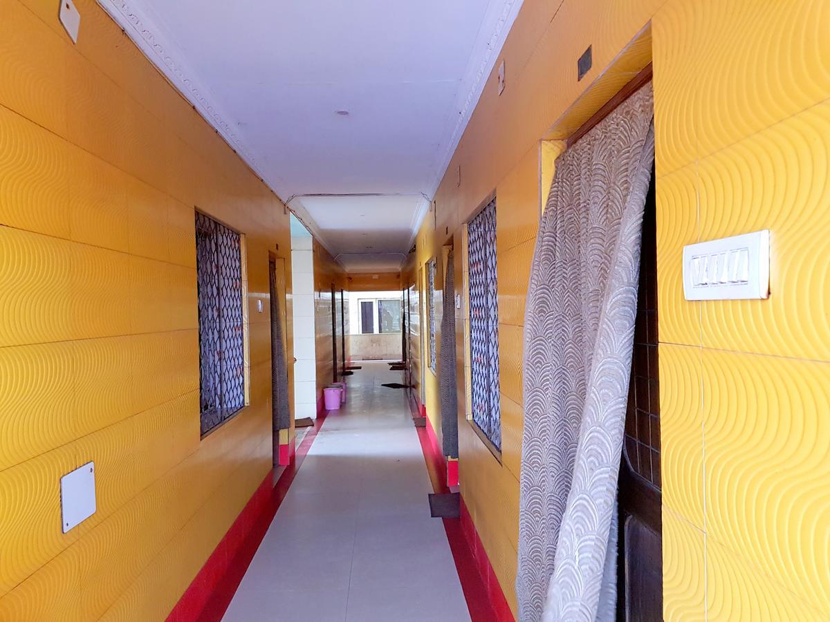 Hotel Swarg Puri Ngoại thất bức ảnh