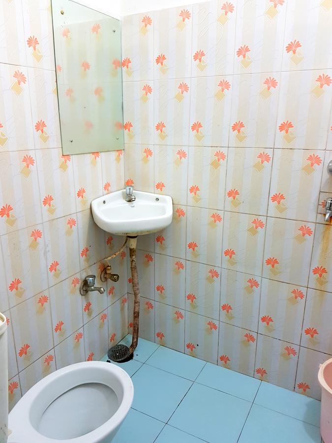 Hotel Swarg Puri Ngoại thất bức ảnh